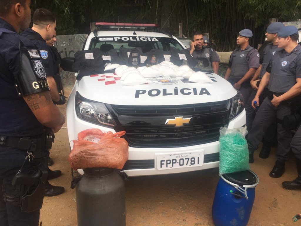 PM 'estoura' refinaria com mais de 14 quilos de drogas no Banhado
