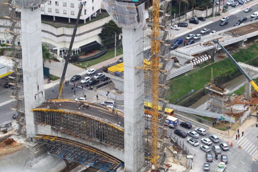 Arco da Inovação altera trânsito de pedestres em São José