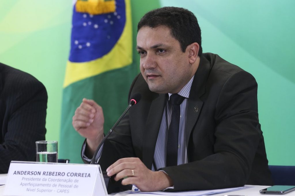 Reitor do ITA surge como favorito a assumir ministério da Educação
