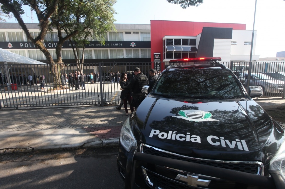 Homem suspeito de integrar facção criminosa é preso com drogas em São José dos Campos