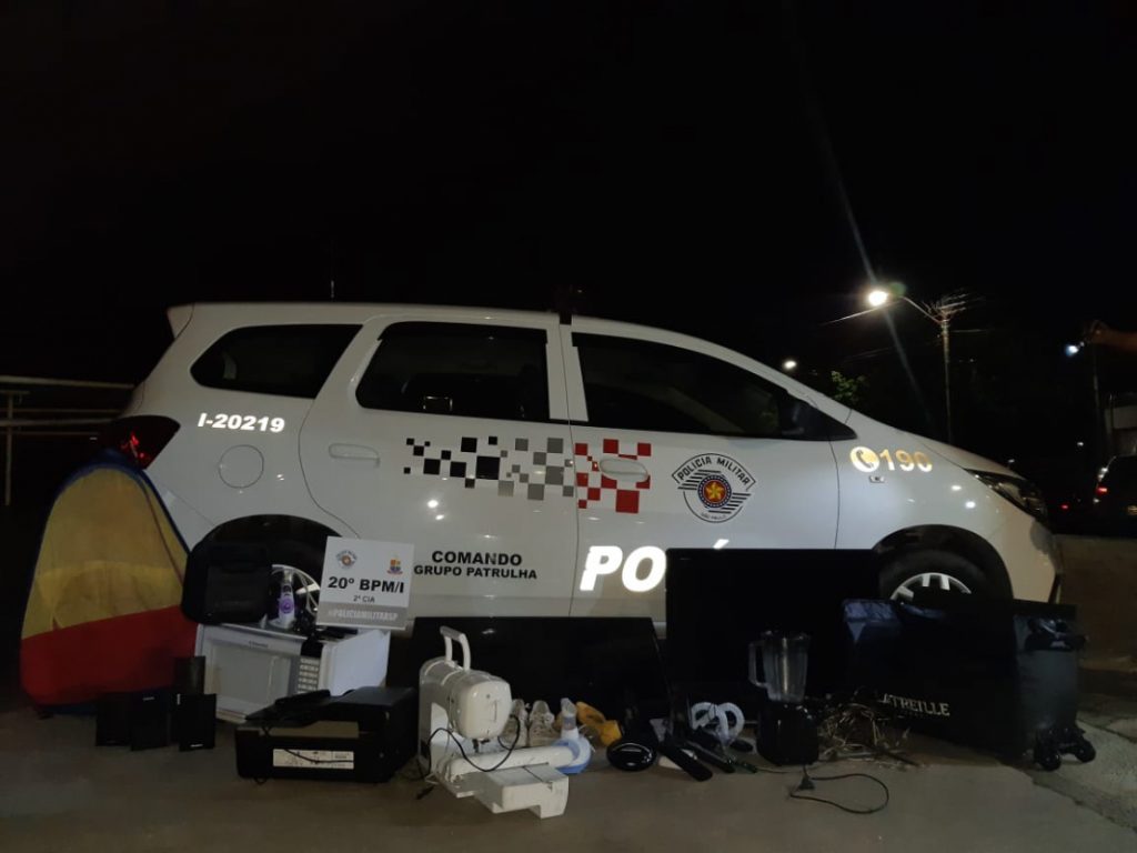 Três são presos durante furto de casa em Caraguatatuba