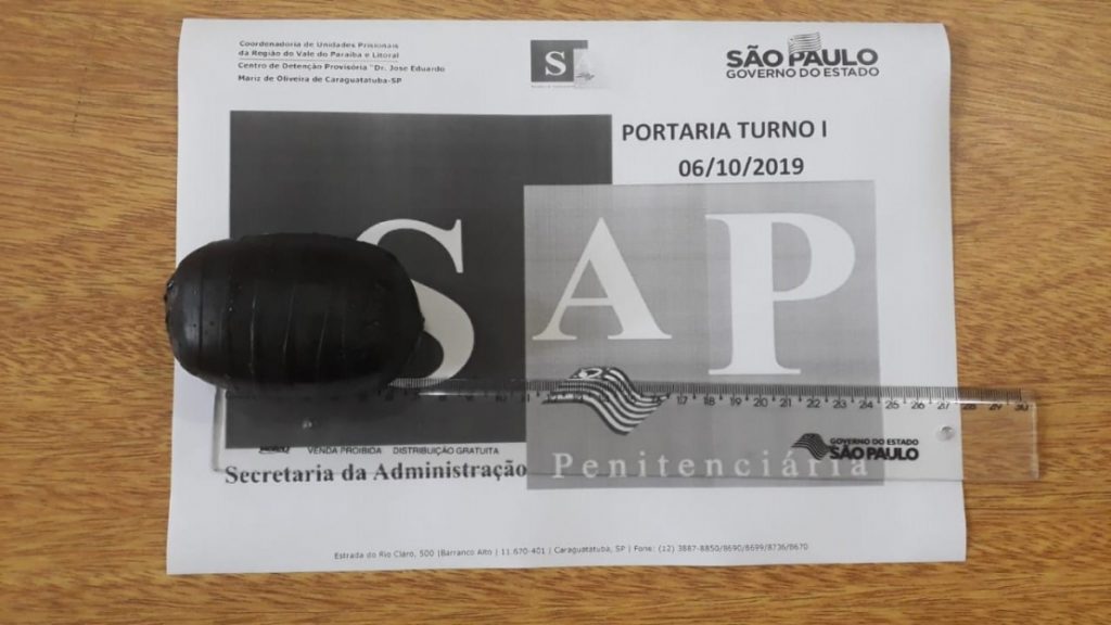 Mulheres são barradas com drogas na entrada de presídios no Vale