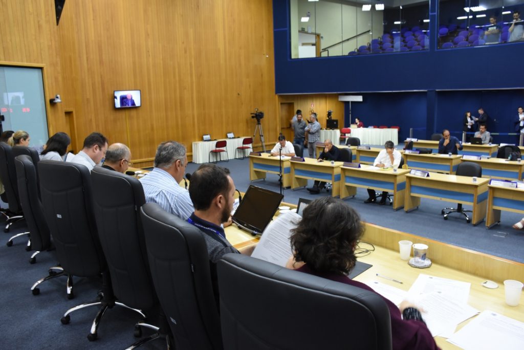 MP pede a exoneração de comissionados da Câmara de São José