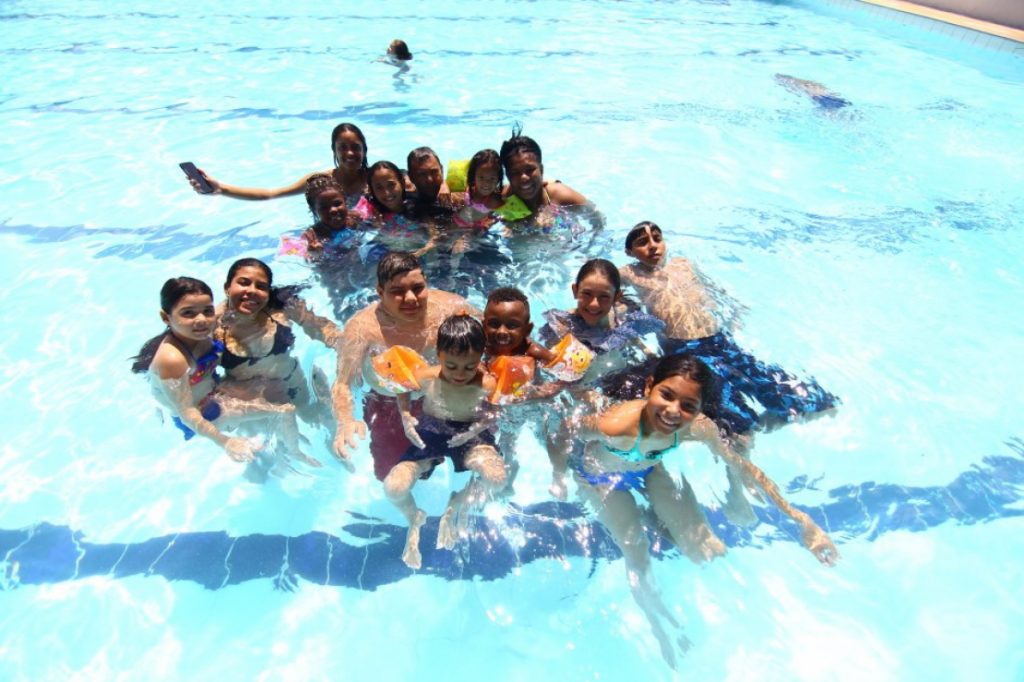 Piscinas públicas em São José ficam abertas até março