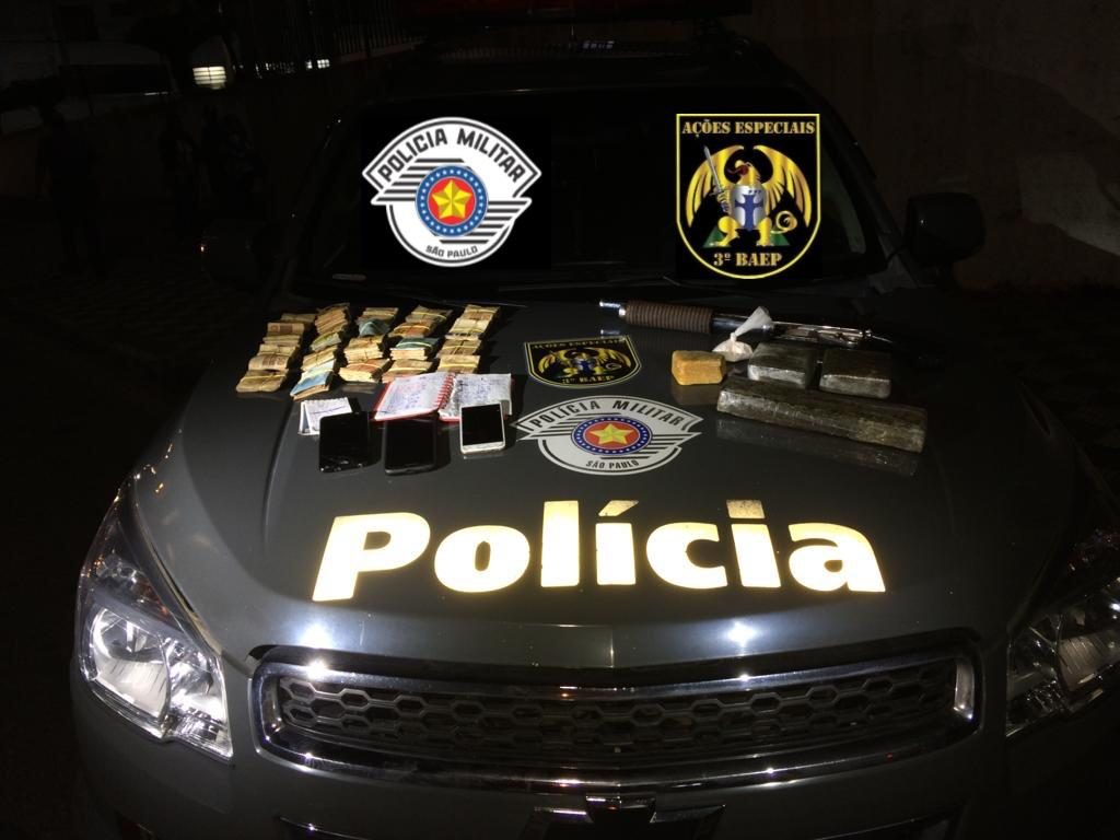 Dupla é presa por tráfico de drogas e porte ilegal de armas em Jacareí