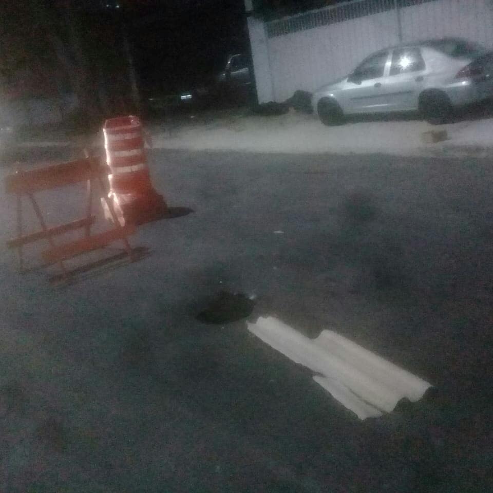 Buraco se forma pela 3º vez na zona sul de São José, em outro caso casas ficaram interditadas por 9 meses