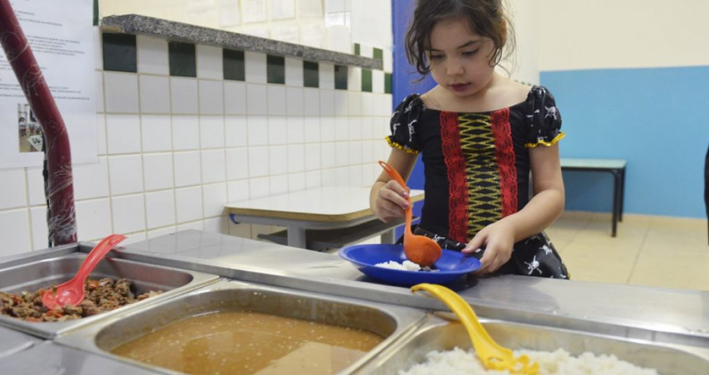 Governo de SP anuncia merenda extra para 700 mil alunos em situação de vulnerabilidade social no Vale do Paraíba