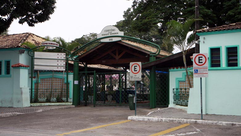 Cemitérios de São José terão busca online, música e missa