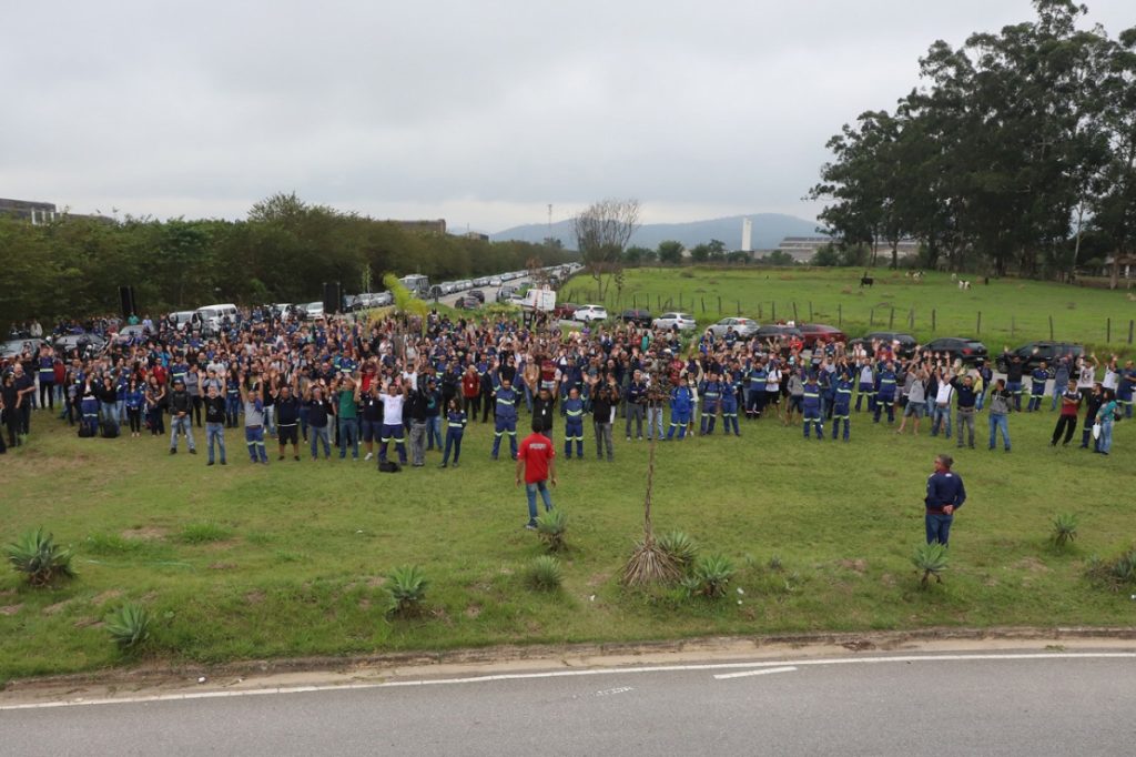 Trabalhadores da Gerdau entram em greve em Pindamonhangaba