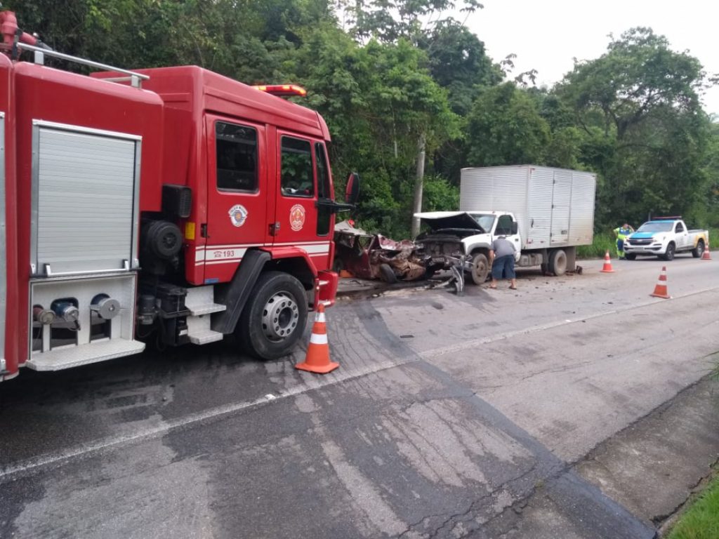 Motorista fica ferido após acidente em Jacareí na Rodovia Nilo Máximo