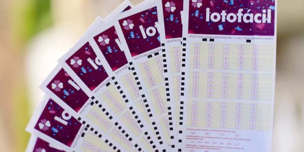 Apostadores de 'bolão' dividem prêmio de R$ 900 mil da Lotofácil em São José
