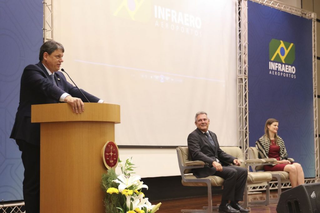 Ministério de Infraestrutura estuda fusão de três estatais