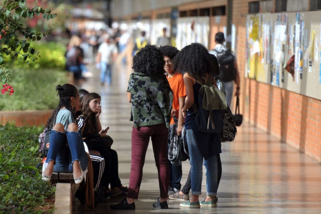Após liberação de recursos, 100% das bolsas da Capes estão garantidas