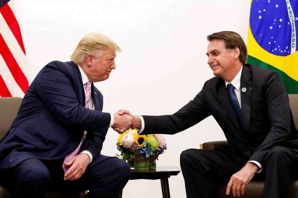 Bolsonaro diz que usará canal aberto com Trump para falar de tarifas