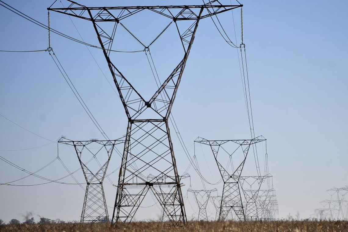 brasil às voltas com fantasma dos apagões e do racionamento