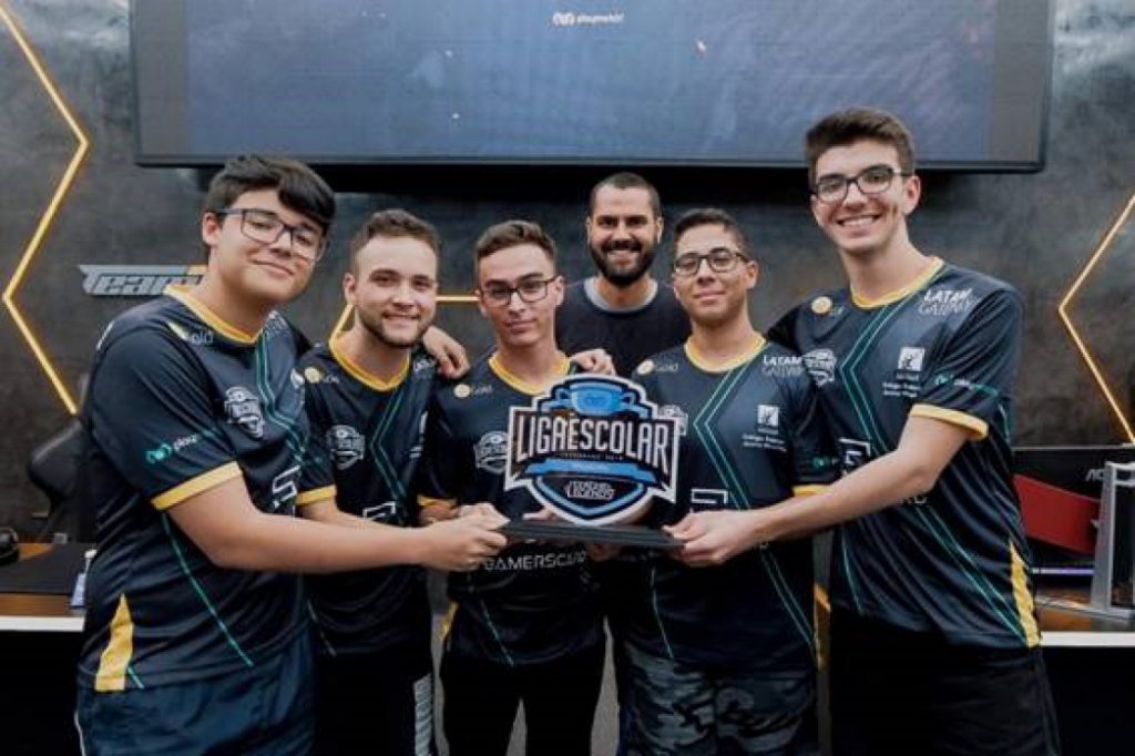 Estudantes de São José vencem Liga Escolar de League of Legends