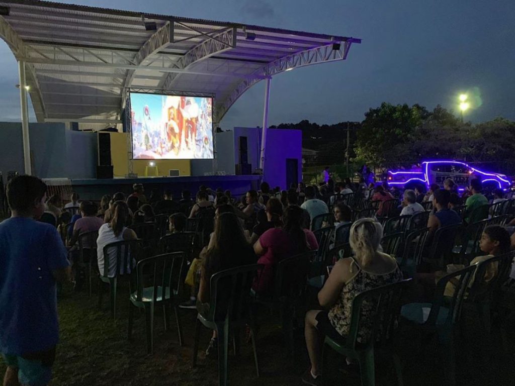 Natal Iluminado leva cinema ao distrito de São Francisco Xavier nesta terça-feira