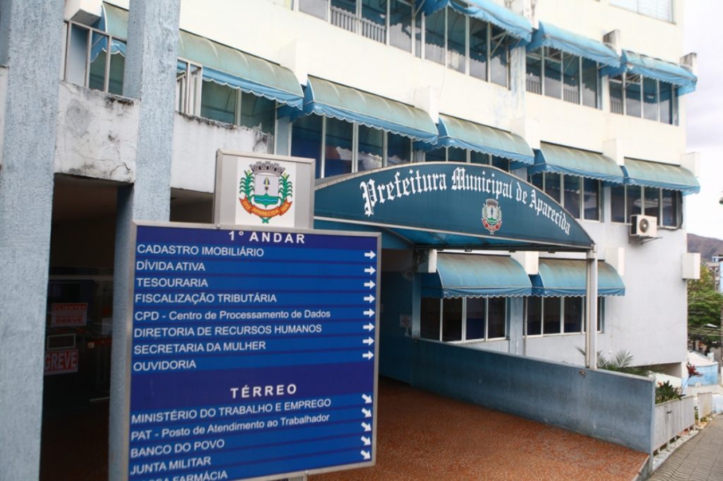 Aparecida abre concurso com 111 vagas; salários vão até R$ 4,4 mil