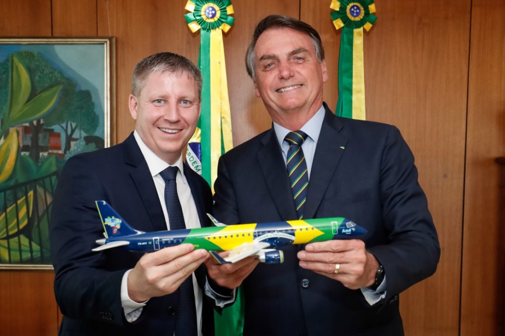 Azul confirma pedido firme de 75 aeronaves da Embraer