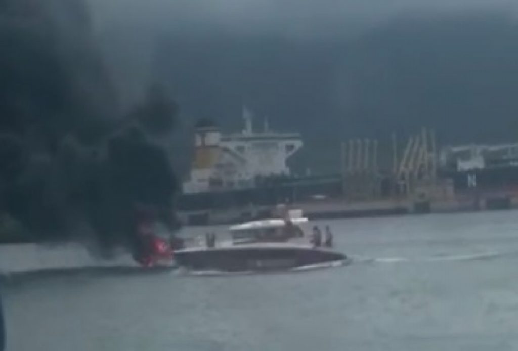 Embarcação da Marinha explode no canal entre São Sebastião e Ilhabela