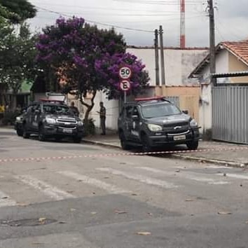 Homem é morto em confronto com a polícia no centro de São José