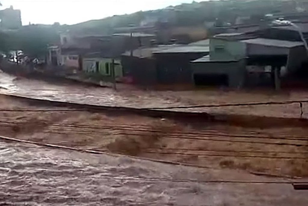 Governo disponibiliza R$ 90 milhões para regiões atingidas por chuvas em Minas Gerais