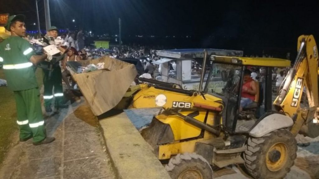 Após virada, Ubatuba recolhe 60 toneladas de lixo das praias