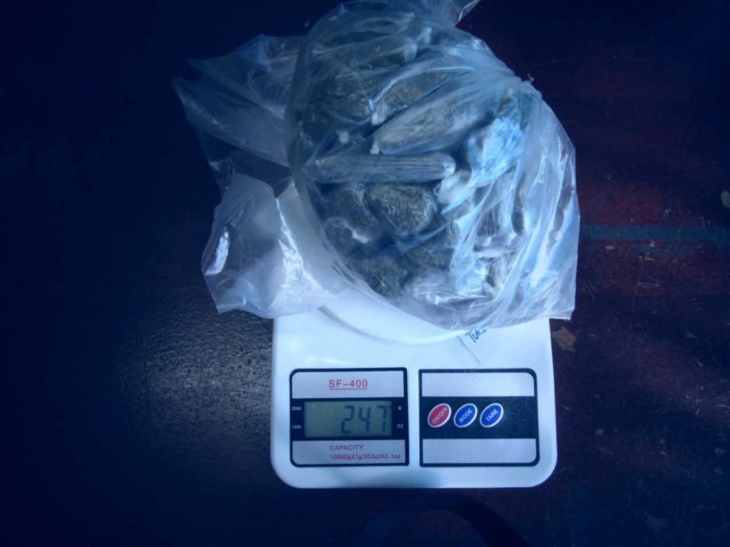 Drogas e celulares são flagrados próximo ao presídio em Tremembé