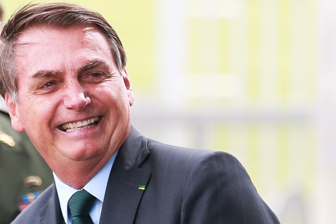 Governo “joga dentro das quatro linhas” da Constituição, diz Bolsonaro