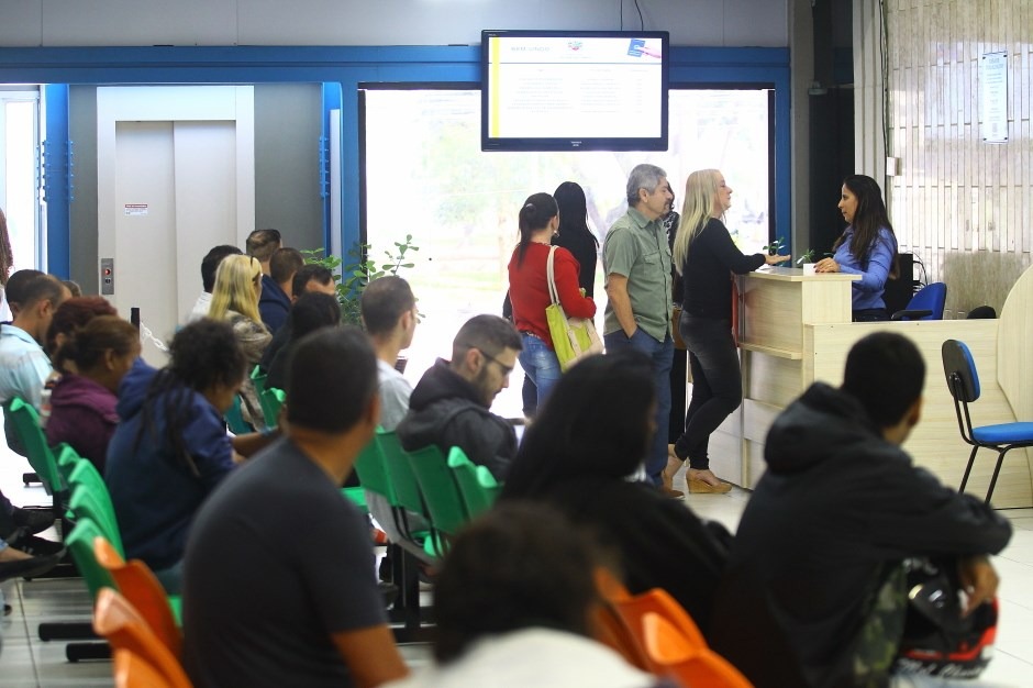 PAT de São José oferece 10 vagas em auxiliar de estoque