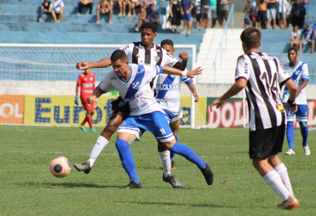 Com gol mal anulado, Taubaté perde para o Atlético-MG e está fora da Copinha
