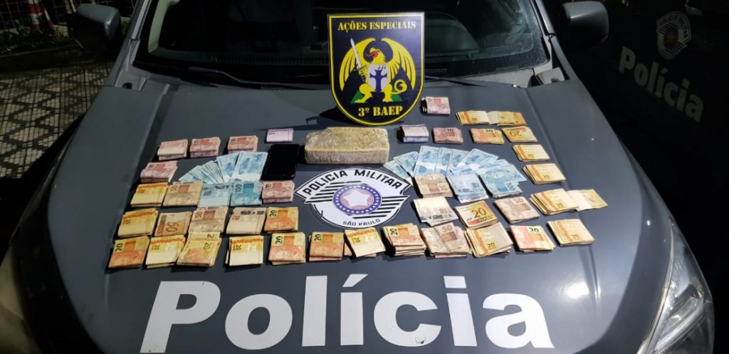 Quatro são presos com drogas e mais de R$ 20 mil são apreendidos em Taubaté