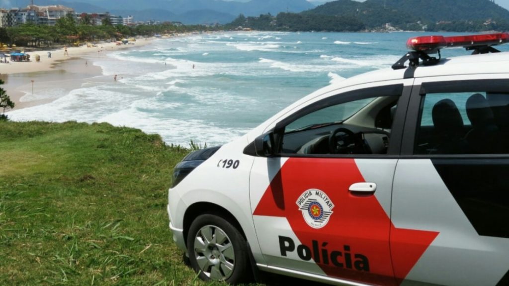 Após término, homem esfaqueia companheira em Ubatuba
