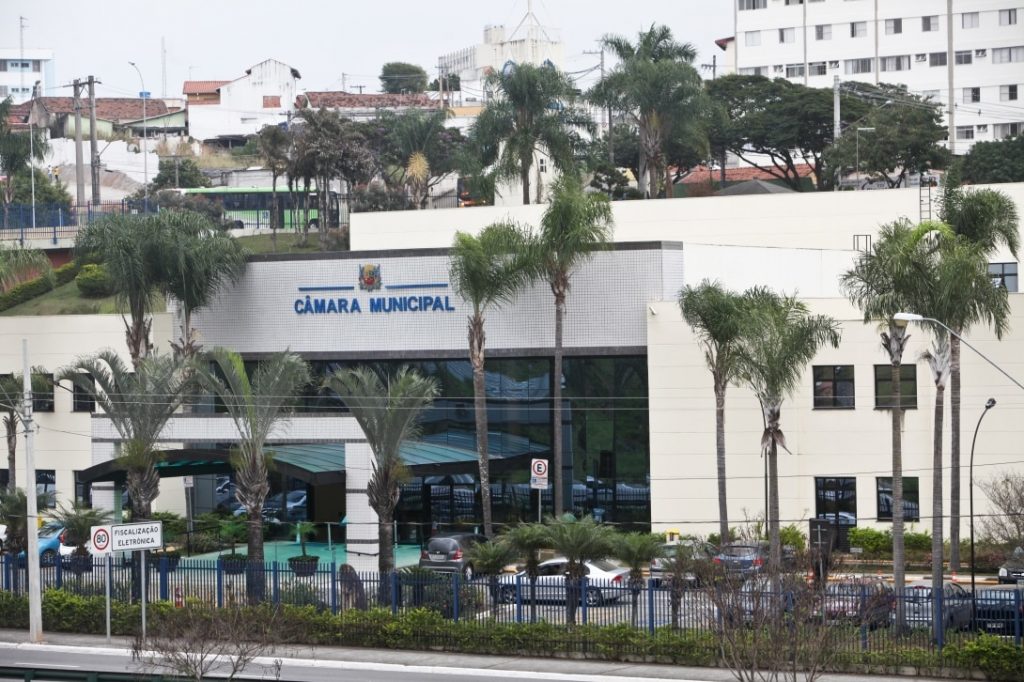 Licitação para câmeras é suspensa por tempo indeterminado no Legislativo de São José