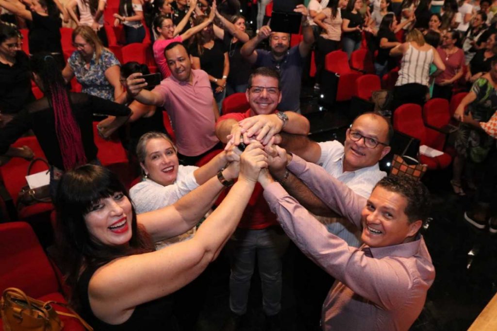 Izaias propõe aumento de 3,8% no salário dos professores em Jacareí
