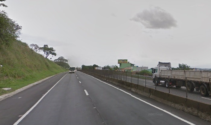 Homem morre atropelado na Dutra em LorenaHomem morre atropelado na Dutra em LorenaHomem morre atropelado na Dutra em Lorena