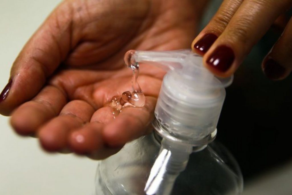 Mais de 30 pessoas são presas com álcool em gel irregular em São Paulo