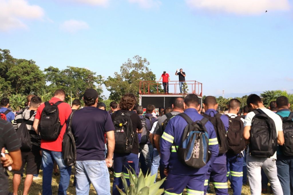 Trabalhadores da Gerdau em Pindamonhangaba protestam contra mudanças na PLR