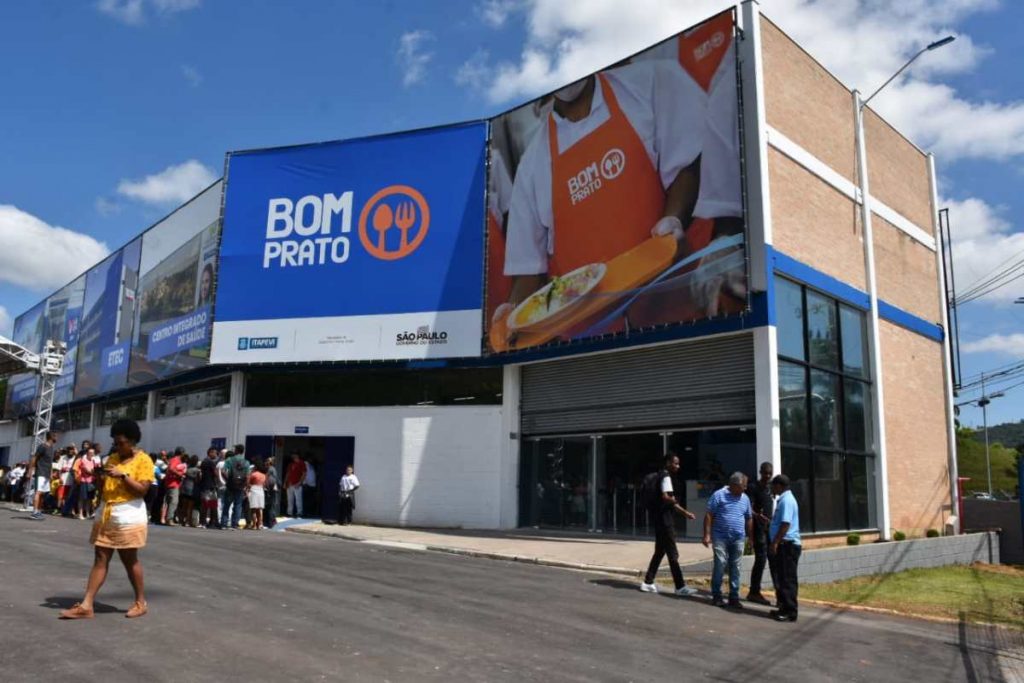 Bom Prato adota a sistema de ‘marmitex’ para consumo em casa em razão do coronavírus