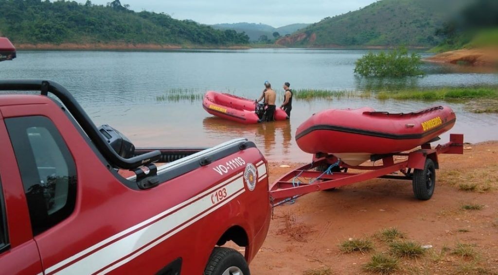Bombeiros buscam homem que desapareceu após acidente com moto aquática na represa do Jaguari
