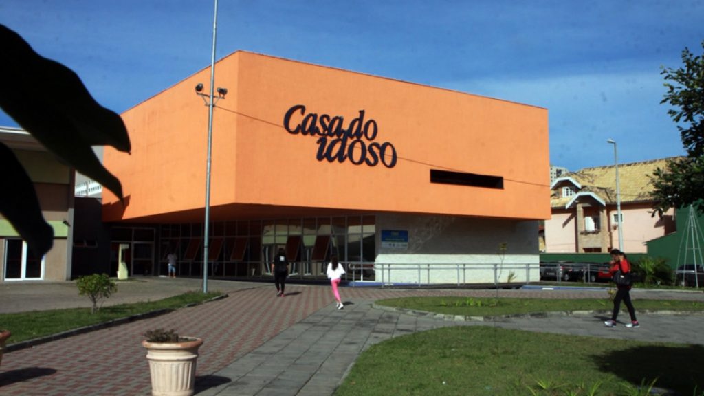 Casas do Idoso têm atividades suspensas em São José