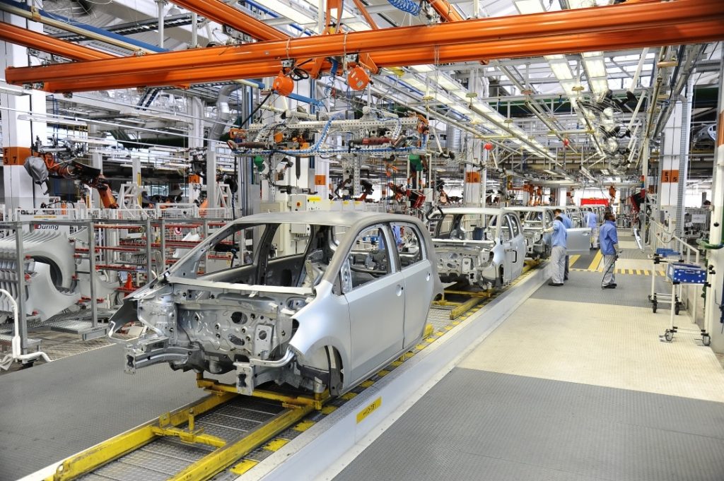 Volkswagen e Caoa Chery retomam produção de veículos nesta segunda-feira no Vale