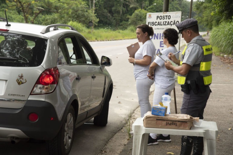 Ubatuba orienta motoristas e turistas sobre as medidas de combate ao coronavírus