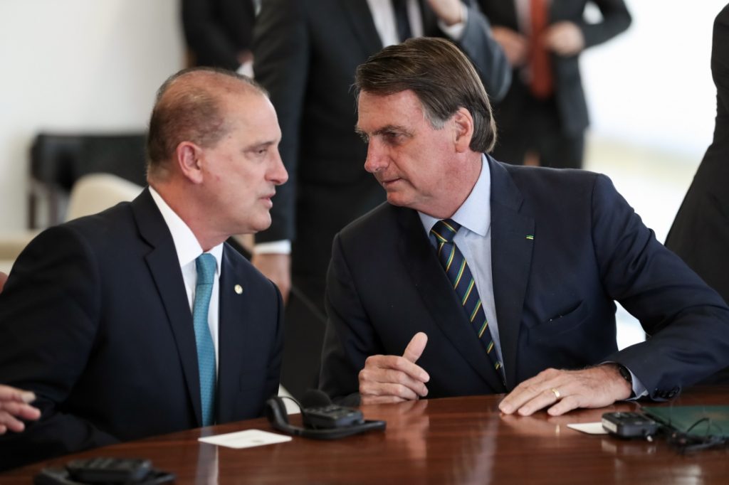Auxílio de R$ 600 será disponibilizado terça-feira para clientes da Caixa, diz Onyx