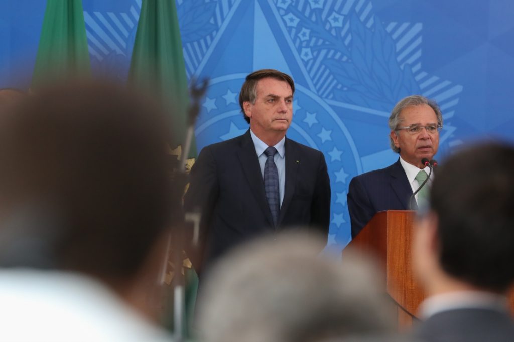 Bolsonaro diz que auxílio emergencial começa a ser pago na próxima semana