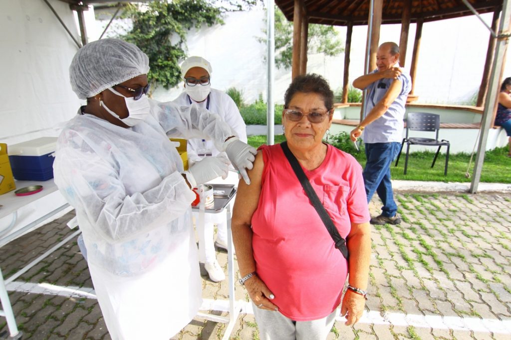 São José recebe mais 16 mil doses da vacina contra a gripe e retoma vacinação