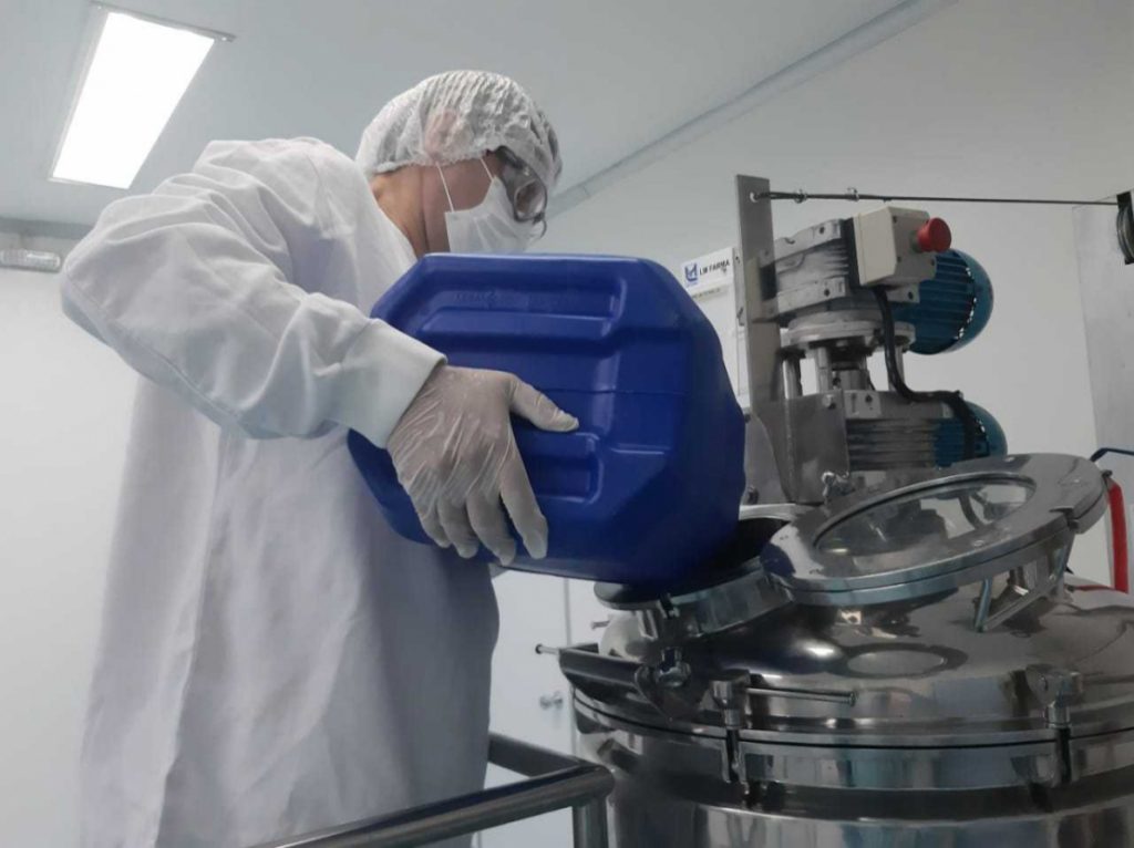 Multinacional francesa doará mais de uma tonelada de álcool em gel para hospitais joseenses