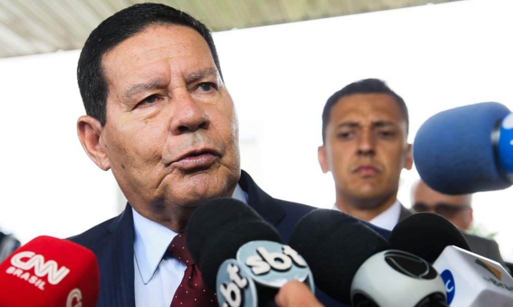 Mourão diz que fim de acordo com Boeing é 'oportunidade' para Embraer