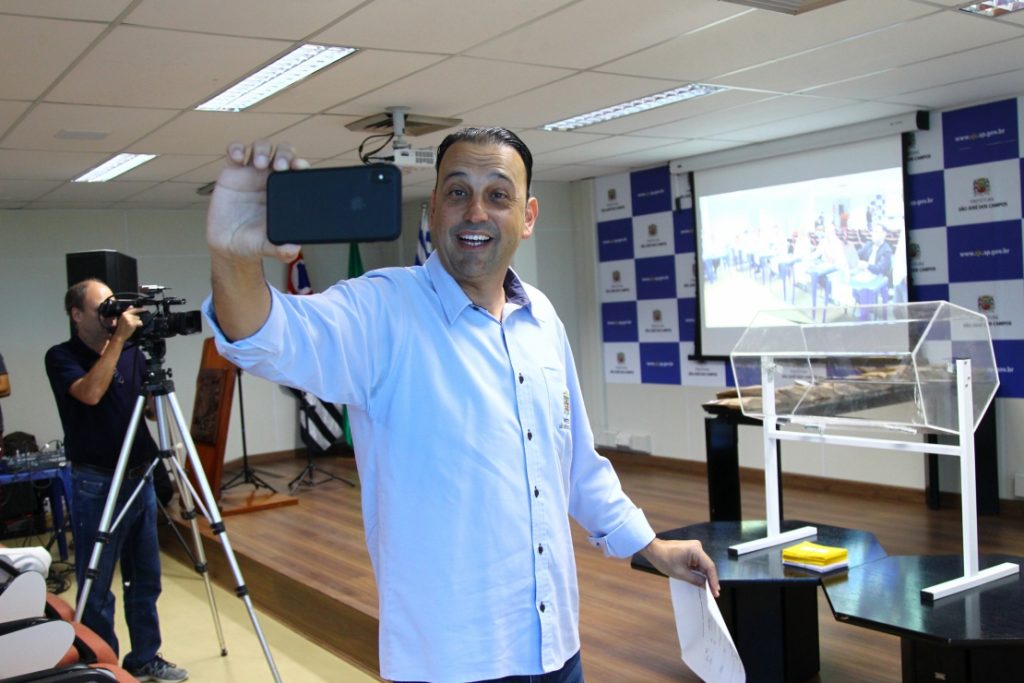 Após decreto de Bolsonaro, Felicio diz que irá permitir reabertura de academias e salões de beleza
