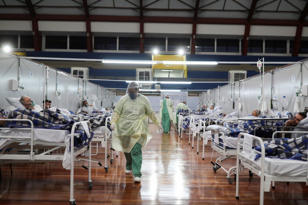 Brasil tem 347 mil casos de Covid-19 e registra 965 novas mortes